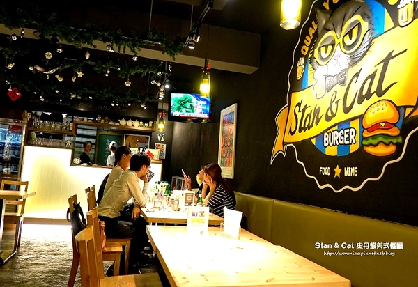 Stan & Cat 史丹貓美式餐廳：【東區/忠孝復興/美式餐廳/早餐/早午餐  推薦】讓男人女人同樣都無法一手掌握的巨無霸漢堡 ✿✿ Stan & Cat 史丹貓美式餐廳 ✿✿ (完整菜單)
