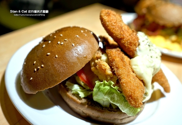 Stan & Cat 史丹貓美式餐廳：【東區/忠孝復興/美式餐廳/早餐/早午餐  推薦】讓男人女人同樣都無法一手掌握的巨無霸漢堡 ✿✿ Stan & Cat 史丹貓美式餐廳 ✿✿ (完整菜單)