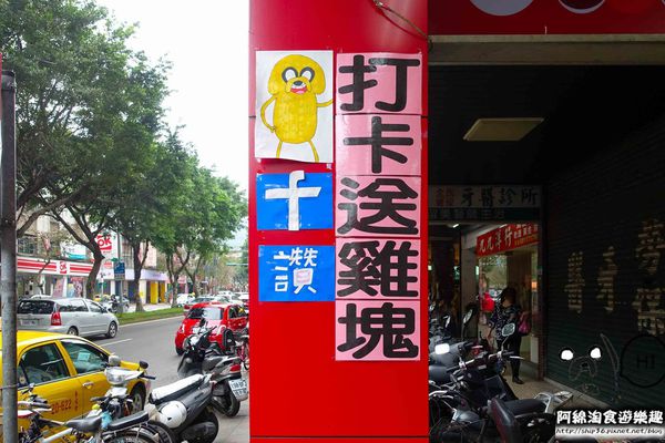 【台北牛排】【北捷港墘路站】瘋牛排-甜蜜擱呷ㄟ飽海陸雙人全餐，雪花牛排、帶骨豬排、海大蝦全在一盤裡．內湖牛排/自助吧/捷運港墘美食