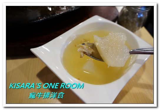 瘋牛排洋食(港墘店)：台北內湖牛排．說比臉大真的是太客氣的55oz超巨大牛排──瘋牛排洋食