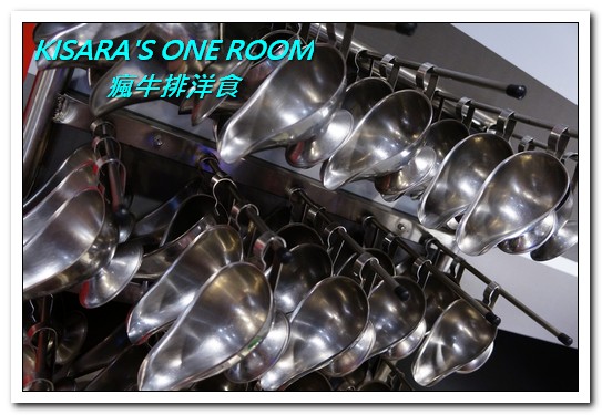 瘋牛排洋食(港墘店)：台北內湖牛排．說比臉大真的是太客氣的55oz超巨大牛排──瘋牛排洋食