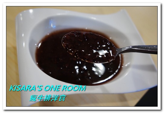 瘋牛排洋食(港墘店)：台北內湖牛排．說比臉大真的是太客氣的55oz超巨大牛排──瘋牛排洋食