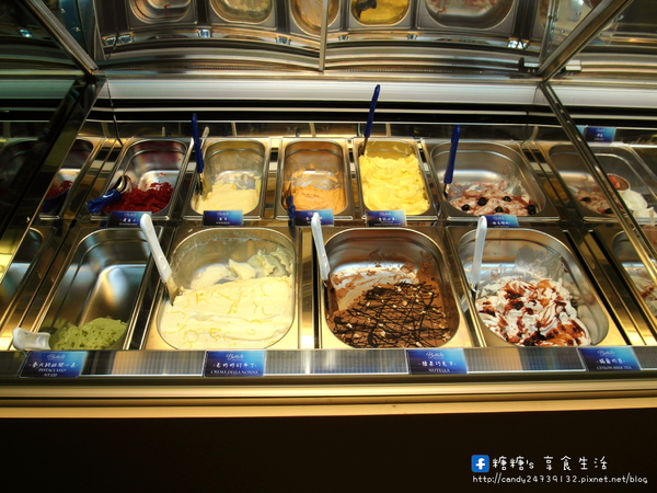 Bella Gelateria:〖台中│美食〗Bella Gelateria ❤ 道地義大利冰淇淋,嚴選義大利進口食材,搭配台灣在地水果,天然純手工製作~大推開心果冰淇淋!!