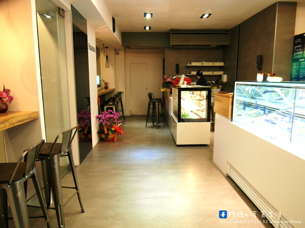 Bella Gelateria:〖台中│美食〗Bella Gelateria ❤ 道地義大利冰淇淋,嚴選義大利進口食材,搭配台灣在地水果,天然純手工製作~大推開心果冰淇淋!!