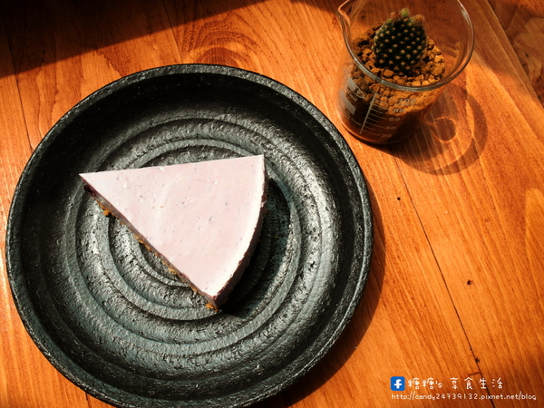 弎六:〖台中│美食〗弎六 ❤ 隱藏於住宅區二樓中的人氣甜點"彩虹生乳酪",每次開店不到兩小時就通通賣光光了!!