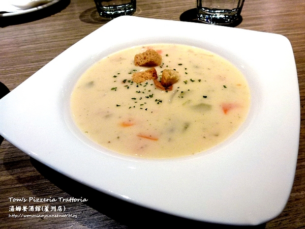 Tom's Pizzeria Trattoria 湯姆餐酒館(蘆洲店)：【愛評網口碑體驗】服務好，氣氛佳，道地義式美食 ✿✿ Tom's Pizzeria Trattoria 湯姆餐酒館(蘆洲店) ✿✿