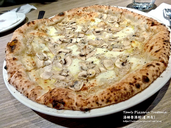 Tom's Pizzeria Trattoria 湯姆餐酒館(蘆洲店)：【愛評網口碑體驗】服務好，氣氛佳，道地義式美食 ✿✿ Tom's Pizzeria Trattoria 湯姆餐酒館(蘆洲店) ✿✿