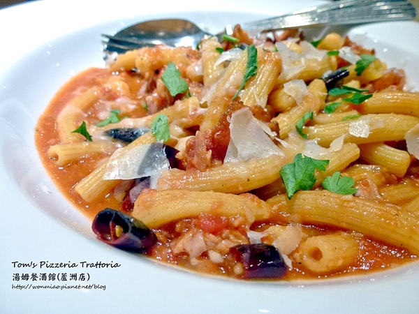 Tom's Pizzeria Trattoria 湯姆餐酒館(蘆洲店)：【愛評網口碑體驗】服務好，氣氛佳，道地義式美食 ✿✿ Tom's Pizzeria Trattoria 湯姆餐酒館(蘆洲店) ✿✿