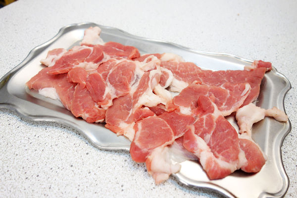 双月牌沙茶爐：台南第一間 近期最火紅一位難求