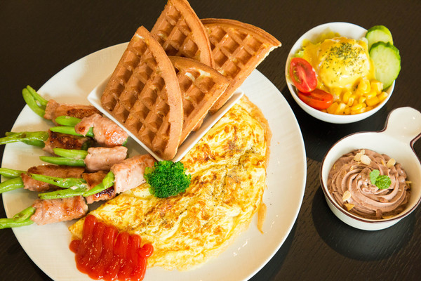 Gold House 金色小屋比利時創意鬆餅：[台南]寵物友善 高CP值早午餐 創意鬆餅店 Gold House 金色小屋比利時創意鬆餅 (崇道店)