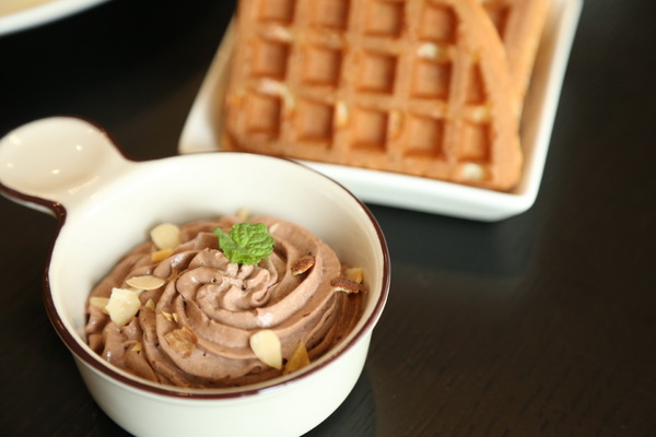 Gold House 金色小屋比利時創意鬆餅：[台南]寵物友善 高CP值早午餐 創意鬆餅店 Gold House 金色小屋比利時創意鬆餅 (崇道店)