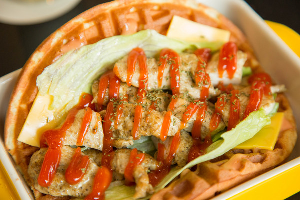 Gold House 金色小屋比利時創意鬆餅：[台南]寵物友善 高CP值早午餐 創意鬆餅店 Gold House 金色小屋比利時創意鬆餅 (崇道店)