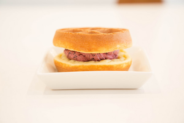 Gold House 金色小屋比利時創意鬆餅：[台南]寵物友善 高CP值早午餐 創意鬆餅店 Gold House 金色小屋比利時創意鬆餅 (崇道店)