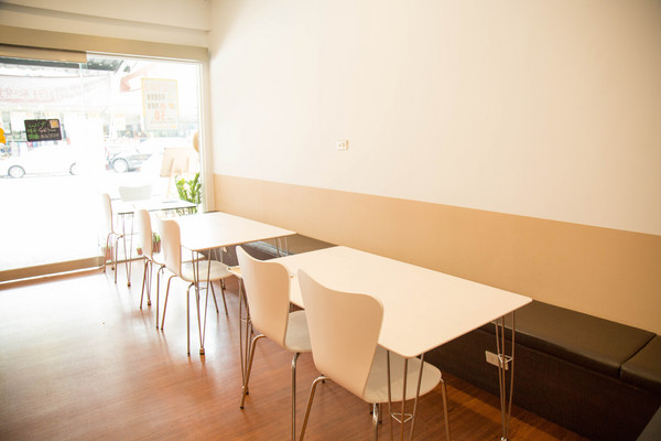 Gold House 金色小屋比利時創意鬆餅：[台南]寵物友善 高CP值早午餐 創意鬆餅店 Gold House 金色小屋比利時創意鬆餅 (崇道店)