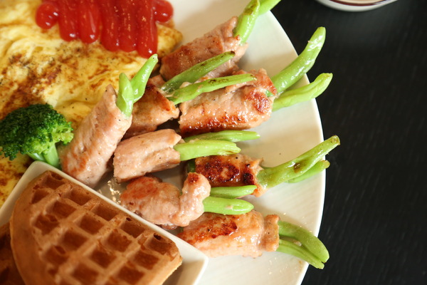 Gold House 金色小屋比利時創意鬆餅：[台南]寵物友善 高CP值早午餐 創意鬆餅店 Gold House 金色小屋比利時創意鬆餅 (崇道店)