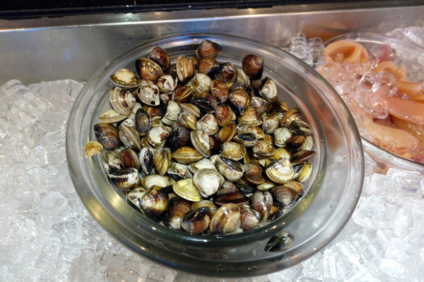 犇鱻涮涮鍋:(胖樺食記)平價火鍋吃到飽連鎖店「犇鱻涮涮鍋」/新北市中永和美食/高CP值