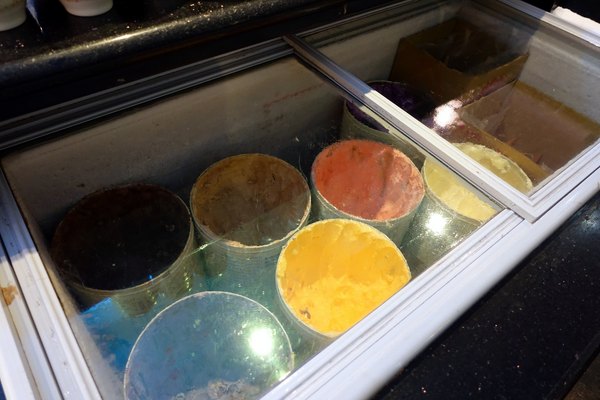 犇鱻涮涮鍋:(胖樺食記)平價火鍋吃到飽連鎖店「犇鱻涮涮鍋」/新北市中永和美食/高CP值