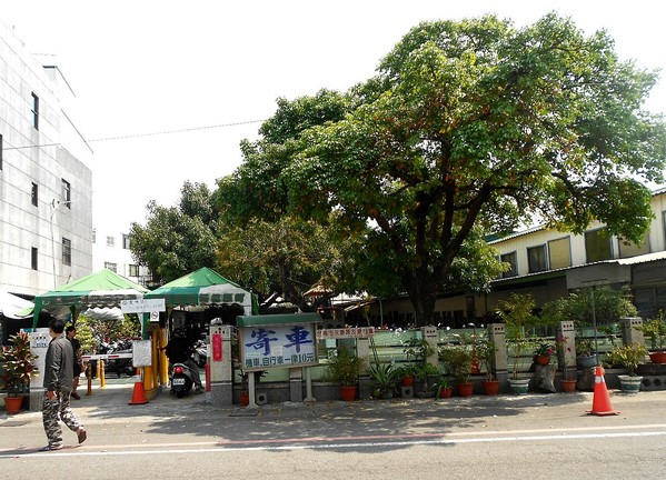 永康車站：珍藏幸福~ 永保安康2 ..永康車站