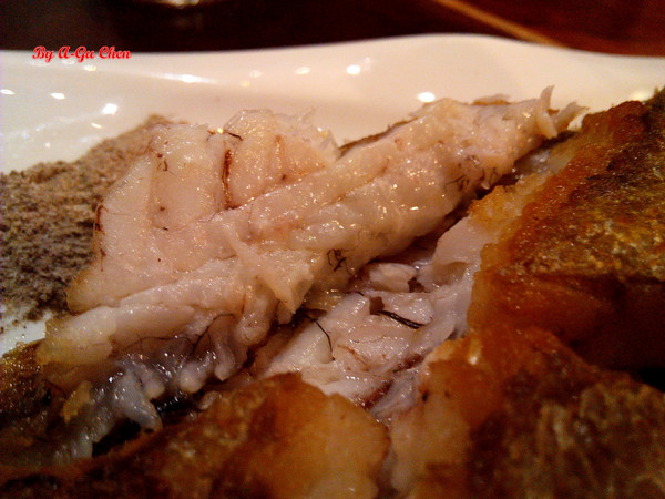 德斯啤鮮釀啤酒餐廳:【臺南Ω中西區】德斯啤鮮釀啤酒餐廳。在德式風格的餐廳裡品嘗德式料理、暢飲德國啤酒