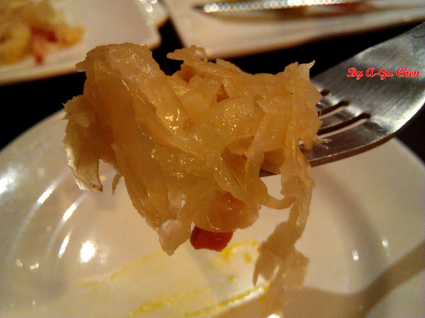 德斯啤鮮釀啤酒餐廳:【臺南Ω中西區】德斯啤鮮釀啤酒餐廳。在德式風格的餐廳裡品嘗德式料理、暢飲德國啤酒