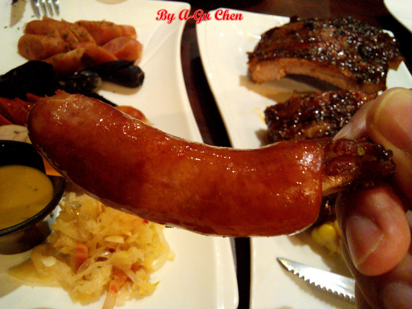 德斯啤鮮釀啤酒餐廳:【臺南Ω中西區】德斯啤鮮釀啤酒餐廳。在德式風格的餐廳裡品嘗德式料理、暢飲德國啤酒