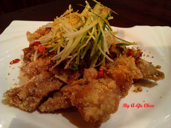 德斯啤鮮釀啤酒餐廳:【臺南Ω中西區】德斯啤鮮釀啤酒餐廳。在德式風格的餐廳裡品嘗德式料理、暢飲德國啤酒