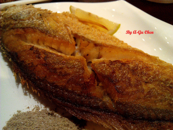 德斯啤鮮釀啤酒餐廳:【臺南Ω中西區】德斯啤鮮釀啤酒餐廳。在德式風格的餐廳裡品嘗德式料理、暢飲德國啤酒