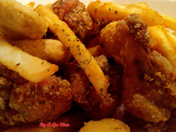 德斯啤鮮釀啤酒餐廳:【臺南Ω中西區】德斯啤鮮釀啤酒餐廳。在德式風格的餐廳裡品嘗德式料理、暢飲德國啤酒