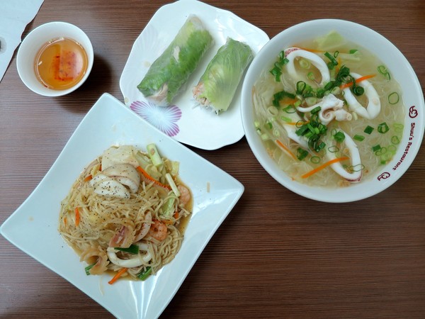 喬英河粉鳝魚花枝麵：喬英河粉鳝魚花枝麵
