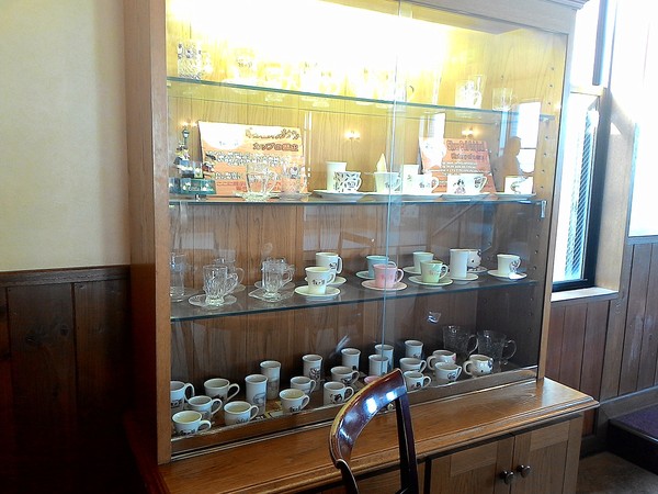 北海道小樽：北國の旅.. 銀の鐘１号館        ..可以帶走幸福的咖啡館~