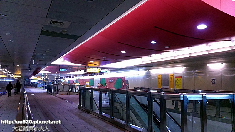 捷運的查理布朗與史努比16-016