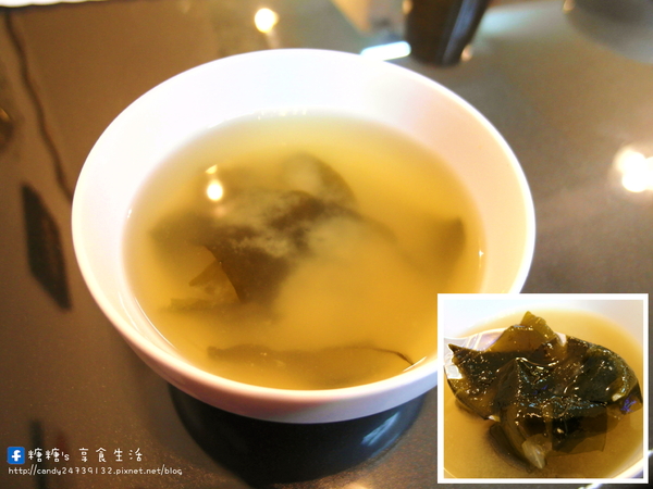 嗑咖哩：〖彰化│美食〗嗑咖哩 ❤ 使用新鮮蔬果及天然香料手工熬煮的咖哩醬~滋味香濃，無添加化學添加物，還有獨家自製的鳥巢麵，層次豐富，搭配咖哩醬一級棒!!