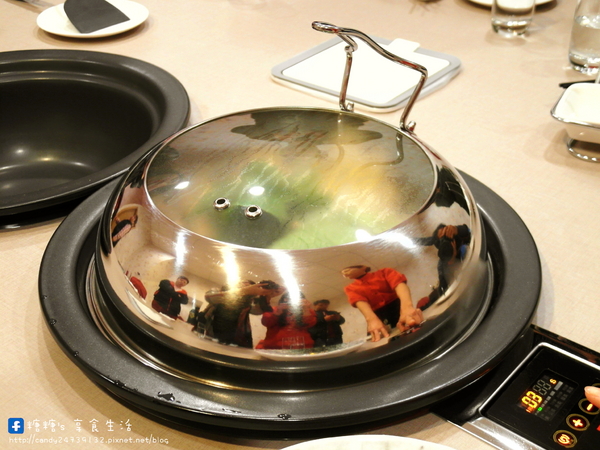 蒸食在：〖台中│美食〗蒸食在海鮮餐廳 ❤ 瓦跳跳海鮮登場!!『蒸』新鮮，『蒸』實在，『蒸』美味，『蒸』服味蕾饗宴