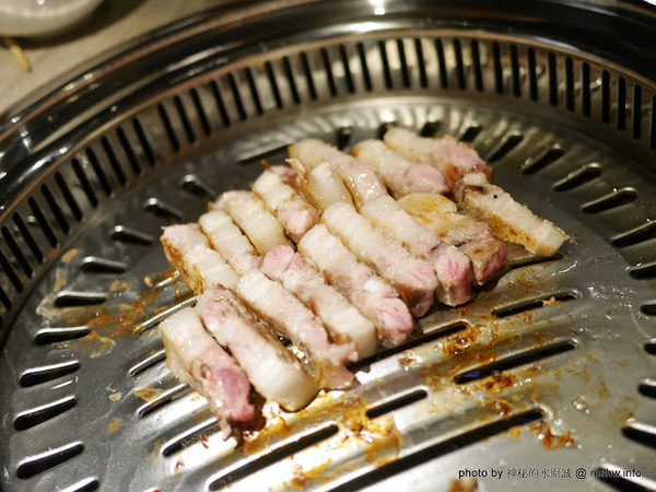 山鯨燒肉 山くじら 燒肉：【食記】台中山鯨燒肉やきにくの專門店@北區簡愛汽車旅館 : 印月餐旅新品牌, 日韓合璧, 大份量高CP值, 滿足你對肉食的渴望!!