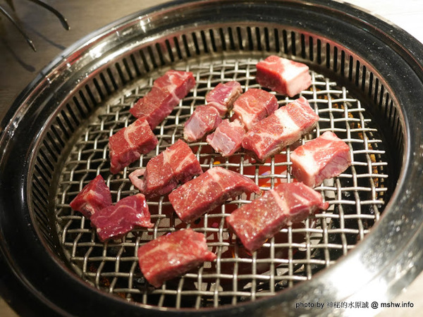 山鯨燒肉 山くじら 燒肉：【食記】台中山鯨燒肉やきにくの專門店@北區簡愛汽車旅館 : 印月餐旅新品牌, 日韓合璧, 大份量高CP值, 滿足你對肉食的渴望!!