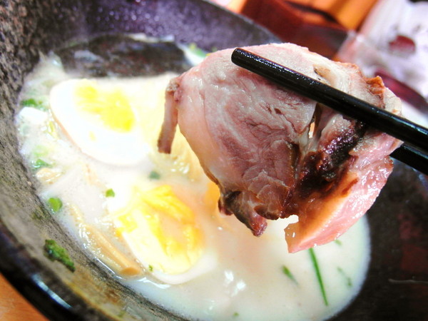 味一番拉麵:〖台中│美食〗味一番拉麵 ❤ 隱藏版平價拉麵!!每每一開店,就吸引大量人潮前來排隊購買!!不只是拉麵、蓋飯也好吃!!