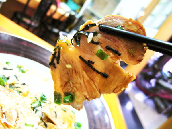 味一番拉麵:〖台中│美食〗味一番拉麵 ❤ 隱藏版平價拉麵!!每每一開店,就吸引大量人潮前來排隊購買!!不只是拉麵、蓋飯也好吃!!