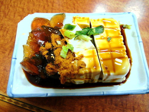 味一番拉麵:〖台中│美食〗味一番拉麵 ❤ 隱藏版平價拉麵!!每每一開店,就吸引大量人潮前來排隊購買!!不只是拉麵、蓋飯也好吃!!