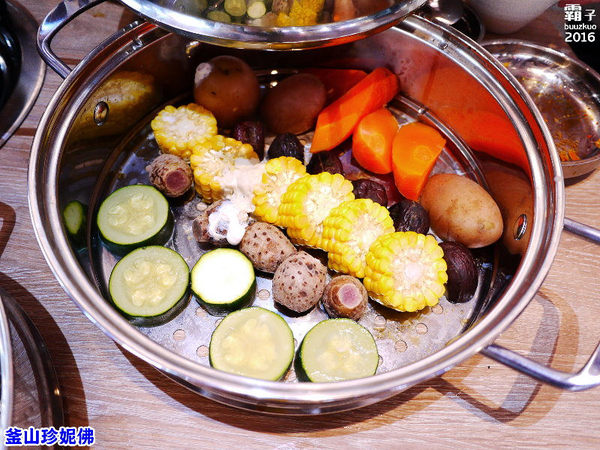 釜山.珍妮佛:釜山珍妮佛,韓國九層海鮮塔,開賣!姐就是要這樣霸氣吃海鮮!!!