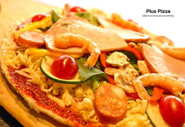Plus Pizza:【公館美食/歌手梁靜茹開的店】創做出屬於自己獨一無二的美味披薩!! ✿✿ Plus Pizza ✿✿ (菜單)
