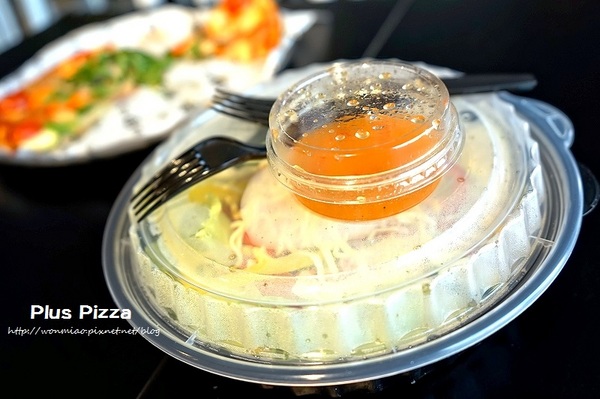 Plus Pizza:【公館美食/歌手梁靜茹開的店】創做出屬於自己獨一無二的美味披薩!! ✿✿ Plus Pizza ✿✿ (菜單)