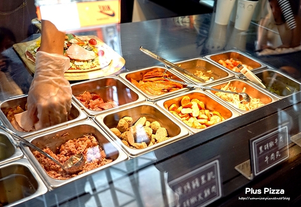 Plus Pizza:【公館美食/歌手梁靜茹開的店】創做出屬於自己獨一無二的美味披薩!! ✿✿ Plus Pizza ✿✿ (菜單)