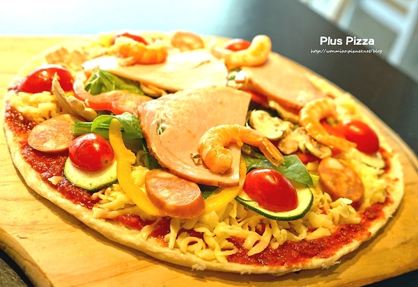 Plus Pizza:【公館美食/歌手梁靜茹開的店】創做出屬於自己獨一無二的美味披薩!! ✿✿ Plus Pizza ✿✿ (菜單)