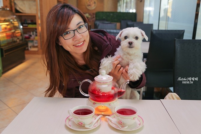 寵物友善餐廳│新北中和美食│老爺爺咖啡~上萬元高級全身按摩椅讓你喝咖啡吃美食超放鬆38