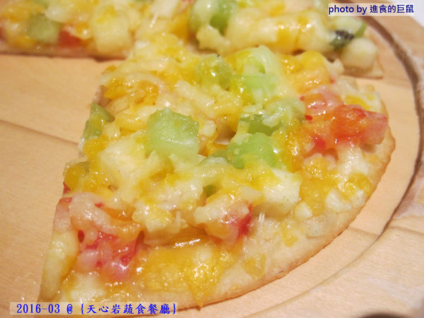 天心岩蔬食餐廳:(台南。南區美食)『天心岩蔬食餐廳』精緻不凡的蔬食吃到飽。用獨出心裁的料理手法,顛覆您對素食的刻板印象!一起來健康吃蔬食,開心享受美食饗宴吧~