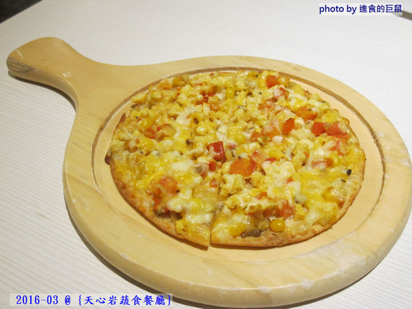 天心岩蔬食餐廳:(台南。南區美食)『天心岩蔬食餐廳』精緻不凡的蔬食吃到飽。用獨出心裁的料理手法,顛覆您對素食的刻板印象!一起來健康吃蔬食,開心享受美食饗宴吧~