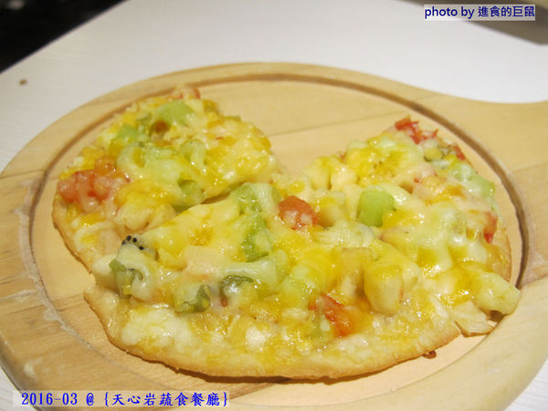 天心岩蔬食餐廳:(台南。南區美食)『天心岩蔬食餐廳』精緻不凡的蔬食吃到飽。用獨出心裁的料理手法,顛覆您對素食的刻板印象!一起來健康吃蔬食,開心享受美食饗宴吧~