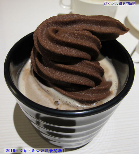 天心岩蔬食餐廳:(台南。南區美食)『天心岩蔬食餐廳』精緻不凡的蔬食吃到飽。用獨出心裁的料理手法,顛覆您對素食的刻板印象!一起來健康吃蔬食,開心享受美食饗宴吧~