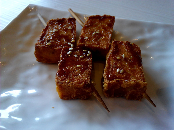 天心岩蔬食餐廳：☆口碑券No.6☆【南區】天心岩蔬食餐廳。多元、健康、美味，連葷食者也讚不絕口的素食吃到飽餐廳