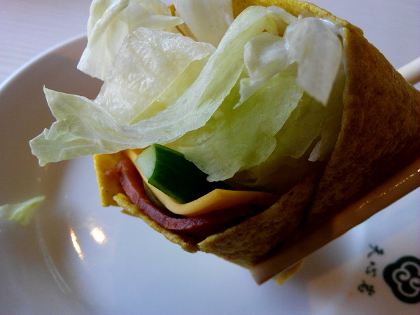 天心岩蔬食餐廳：☆口碑券No.6☆【南區】天心岩蔬食餐廳。多元、健康、美味，連葷食者也讚不絕口的素食吃到飽餐廳